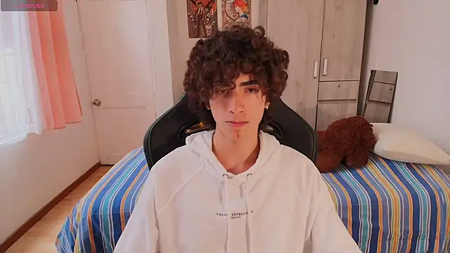 Nude Boy18 online show from January 14, 6:55 pm