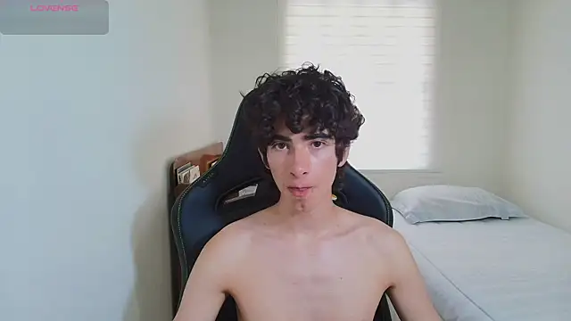Snapshot of Nude_Boy18 chatting on June 11, 9:45 pm Nude Boy18 online show from June 11, 9:45 pm