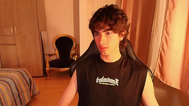 Nude Boy18 online show from September 23, 3:24 am