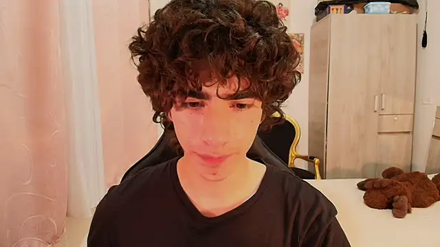 Snapshot of Nude_Boy18 chatting on October 25, 6:45 am Nude Boy18 online show from October 25, 6:45 am