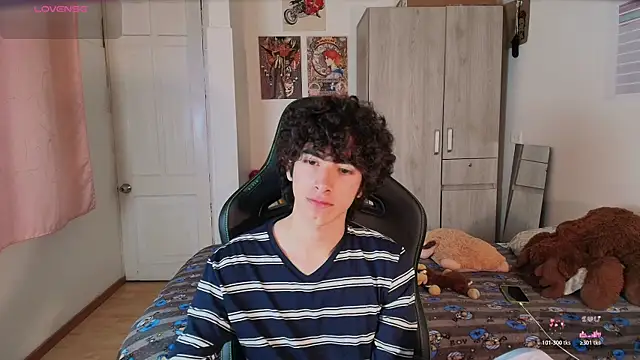 Nude Boy18 online show from April 22, 11:28 am