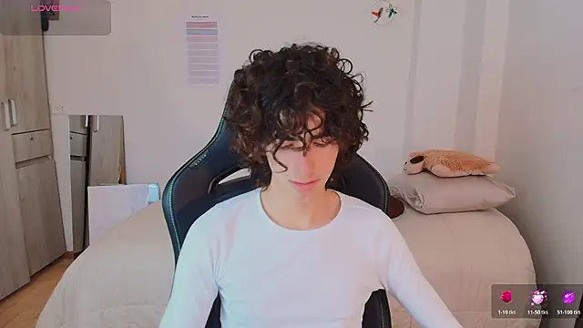 Nude Boy18 online show from February 13, 7:14 pm