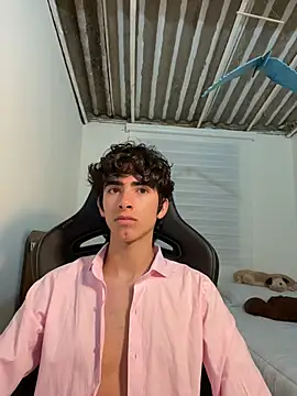 Snapshot of Nude_Boy18 chatting on June 10, 5:30 am Nude Boy18 online show from June 10, 5:30 am