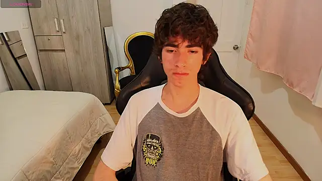 Nude Boy18 online show from September 15, 2:56 am