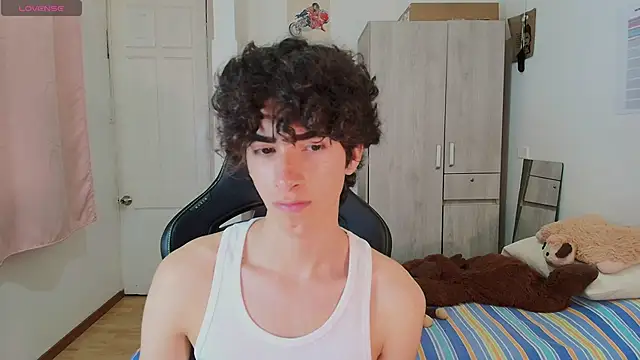 Nude Boy18 online show from March 25, 4:34 am