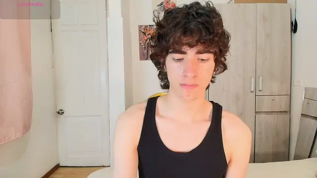 Snapshot of Nude_Boy18 chatting on November 17, 11:09 pm Nude Boy18 online show from November 17, 11:09 pm