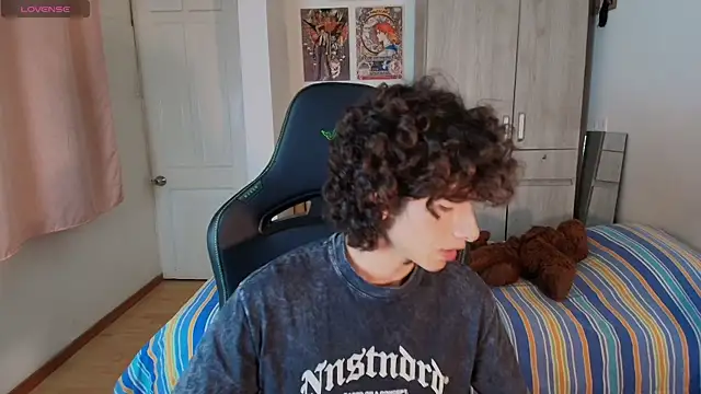 Nude Boy18 online show from January 19, 12:14 am