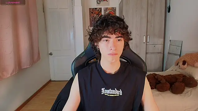 Snapshot of Nude_Boy18 chatting on December 1, 2:45 am Nude Boy18 online show from December 1, 2:45 am