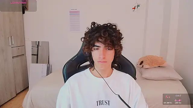 Nude Boy18 online show from February 17, 4:59 pm