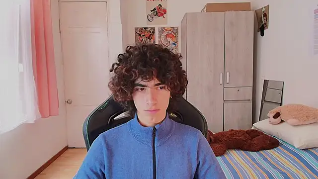 Nude Boy18 online show from March 24, 4:29 pm