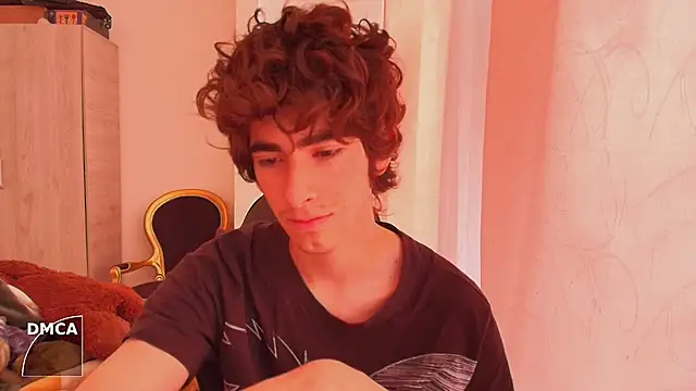 Nude Boy18 online show from October 3, 4:19 pm