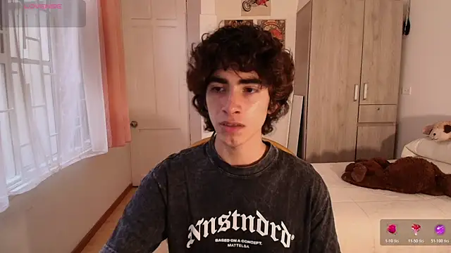 Snapshot of Nude_Boy18 chatting on November 10, 10:04 pm Nude Boy18 online show from November 10, 10:04 pm