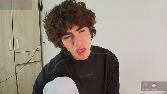 Snapshot of Nude_Boy18 chatting on November 9, 1:09 am Nude Boy18 online show from November 9, 1:09 am