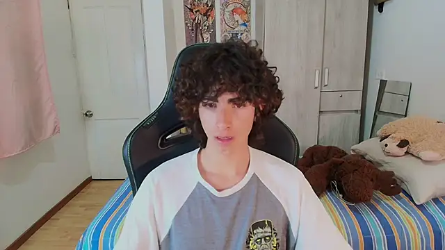 Nude Boy18 online show from March 13, 9:03 am