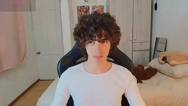 Nude Boy18 online show from December 20, 11:51 pm