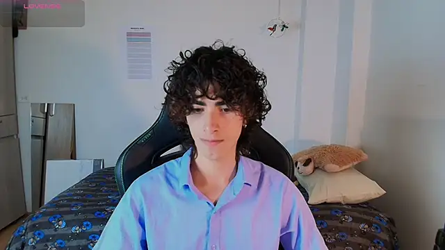 Nude Boy18 online show from February 12, 5:07 am