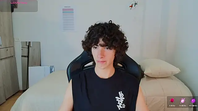 Nude Boy18 online show from February 15, 11:14 pm