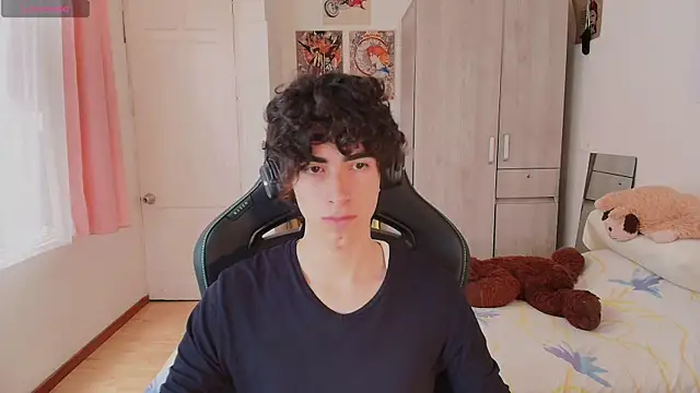 Nude Boy18 online show from March 26, 6:06 pm