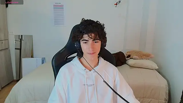 Nude Boy18 online show from February 15, 1:06 am