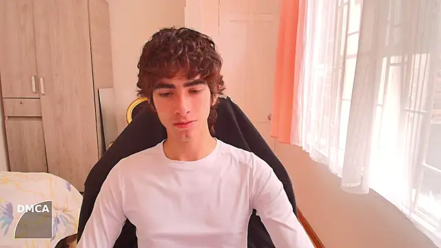 Nude Boy18 online show from September 25, 3:18 pm