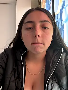 Snapshot of Dulce_1408 chatting on November 16, 9:08 pm Dulce 1408 online show from November 16, 9:08 pm