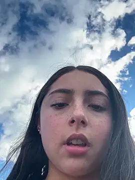 Snapshot of Dulce_1408 chatting on November 17, 9:19 pm Dulce 1408 online show from November 17, 9:19 pm