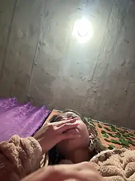 yumi hanna online show from February 17, 4:32 am