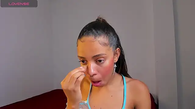 yumi hanna online show from March 9, 12:14 am