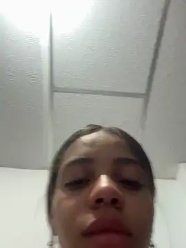 yumi hanna online show from March 16, 4:42 am