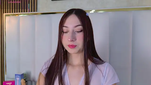 SofiJones  online show from October 15, 11:35 pm