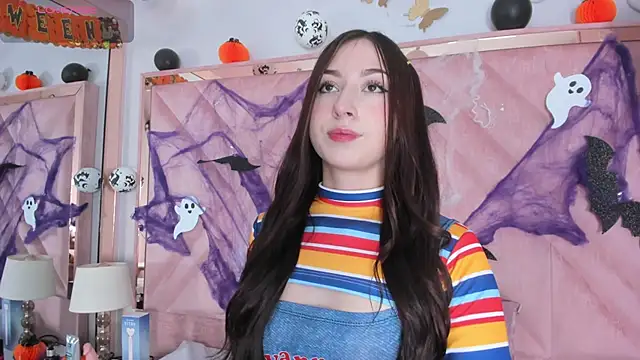 Snapshot of SofiJones_ chatting on October 31, 10:05 pm SofiJones online show from October 31, 10:05 pm