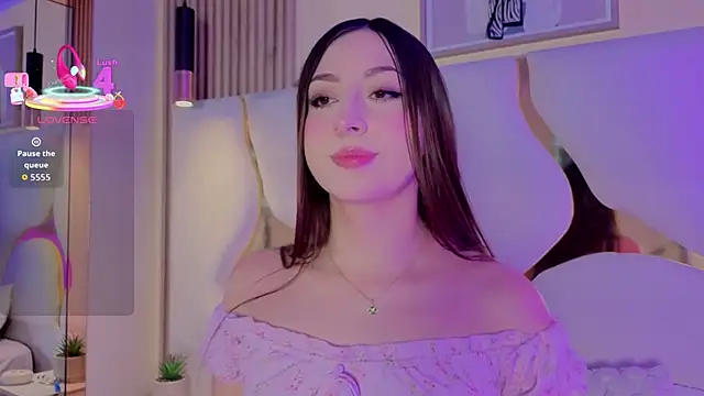 SofiJones  online show from May 14, 11:02 pm