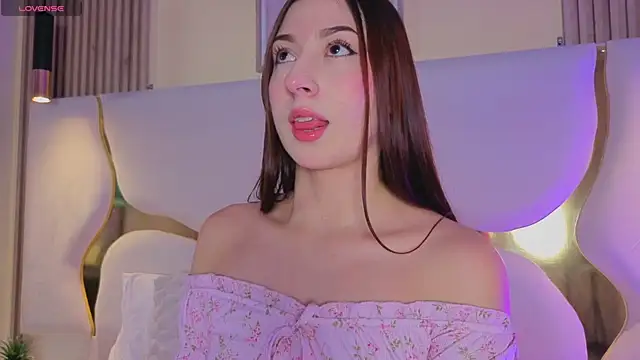 Snapshot of SofiJones_ chatting on January 10, 12:39 am SofiJones online show from January 10, 12:39 am