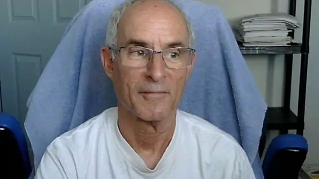 funone1999 online show from November 26, 9:37 pm