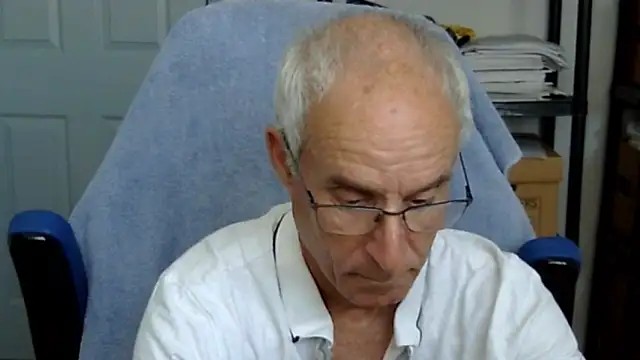 funone1999 online show from April 7, 6:21 pm