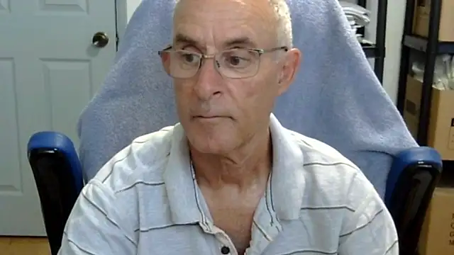 funone1999 online show from April 14, 11:54 pm