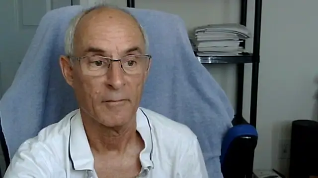 funone1999 online show from November 11, 8:36 pm