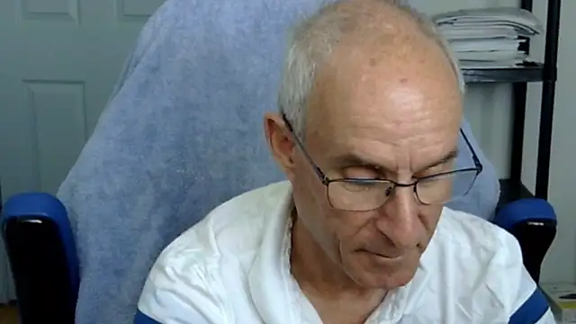 funone1999 online show from October 21, 6:51 pm