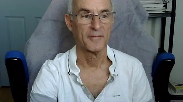 funone1999 online show from December 18, 10:02 pm