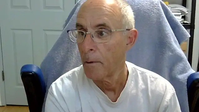 funone1999 online show from April 18, 1:52 am