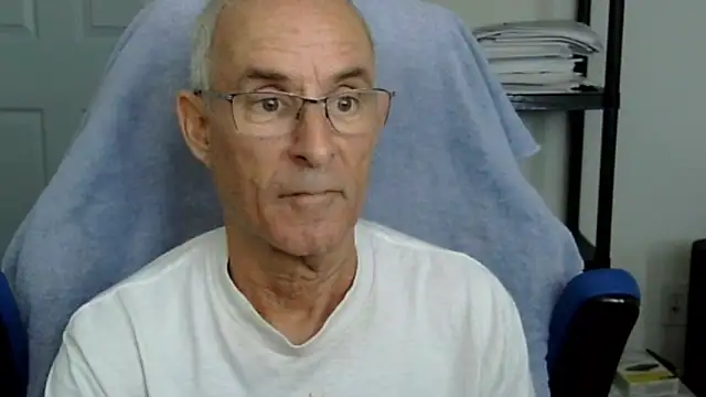 funone1999 online show from October 26, 6:19 pm