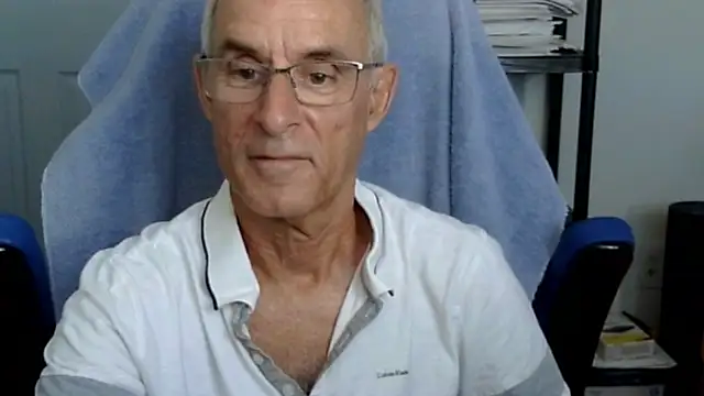 funone1999 online show from November 10, 9:20 pm