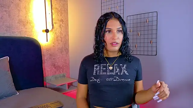 Snapshot of isabellaho1317 chatting on October 24, 8:52 pm isabellaho1317 online show from October 24, 8:52 pm