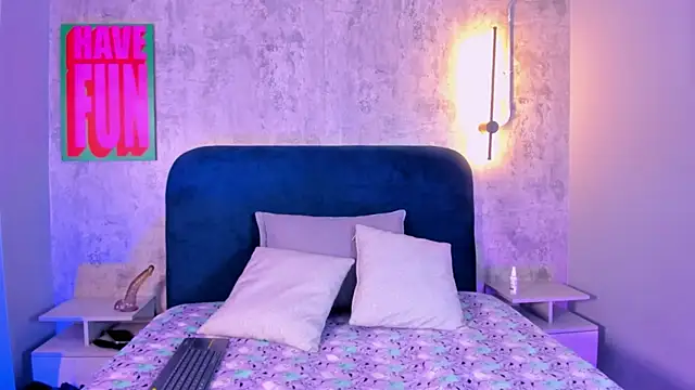 Snapshot of isabellaho1317 chatting on November 7, 12:21 pm isabellaho1317 online show from November 7, 12:21 pm