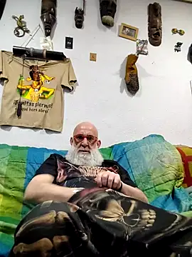 Snapshot of barbaszztop chatting on March 1, 6:13 am barbaszztop online show from March 1, 6:13 am