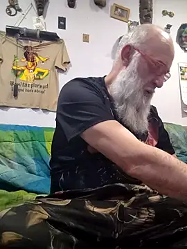 Snapshot of barbaszztop chatting on February 25, 6:57 am barbaszztop online show from February 25, 6:57 am