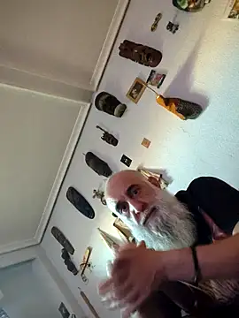 Snapshot of barbaszztop chatting on February 20, 7:32 am barbaszztop online show from February 20, 7:32 am