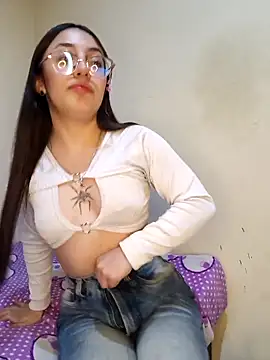 StefaniaFoxx  online show from April 19, 4:35 am