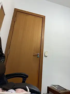 lucioliveira online show from May 14, 12:40 am