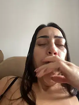 lucioliveira online show from April 1, 1:52 pm